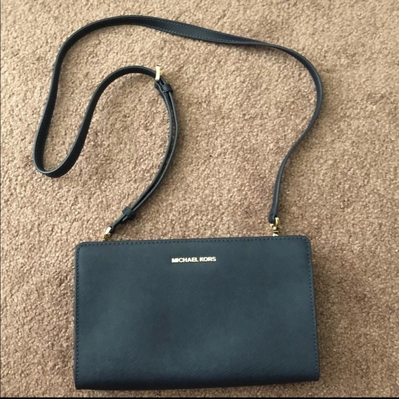 Michael Kors Handbags - Michael Kors Crossbody/ Clutch